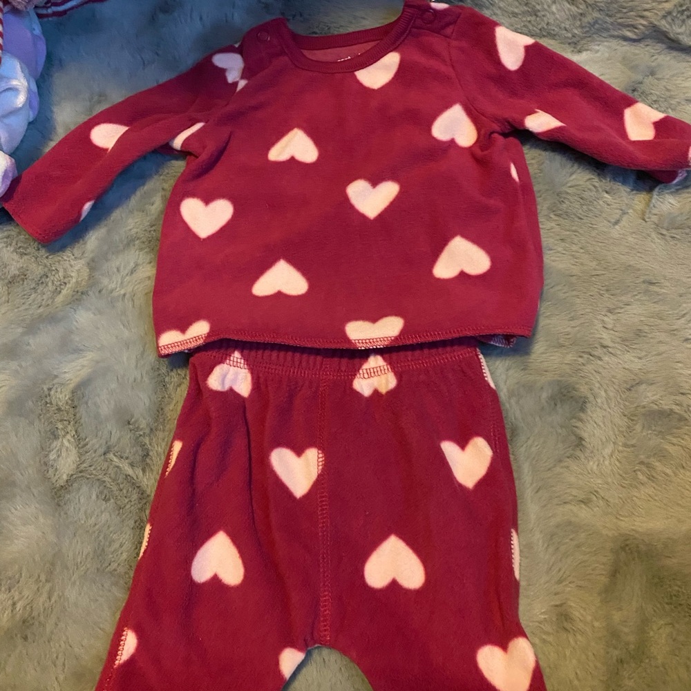 4 for $20 in bundle -Carter’s fleece 2 piece outfit - size nb